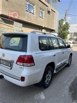 تۆیۆتا لاند کروزەر